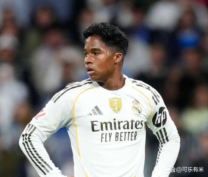 冷门连环爆!巴黎丢榜首,法甲争冠已经乱套了!